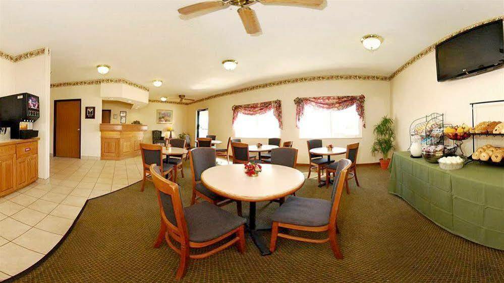 Econo Lodge Fargo Exterior photo